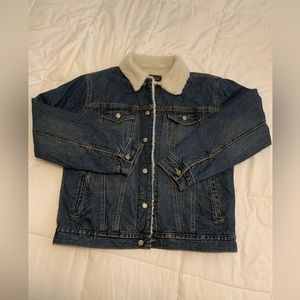 Men’s Gap denim jacket Sherpa lined size M